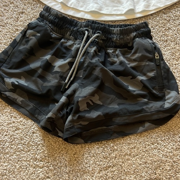 Athleta Girl outfit girls size 8-10. Long sleeve top and elastic waist shorts - Picture 2 of 12